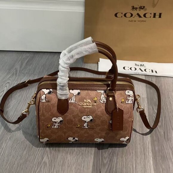 Coach Snoopy collaboration bag, size 25cm. - Picture 3 of 9